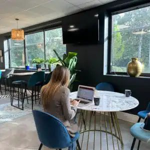 retrouver un travail après retour en france